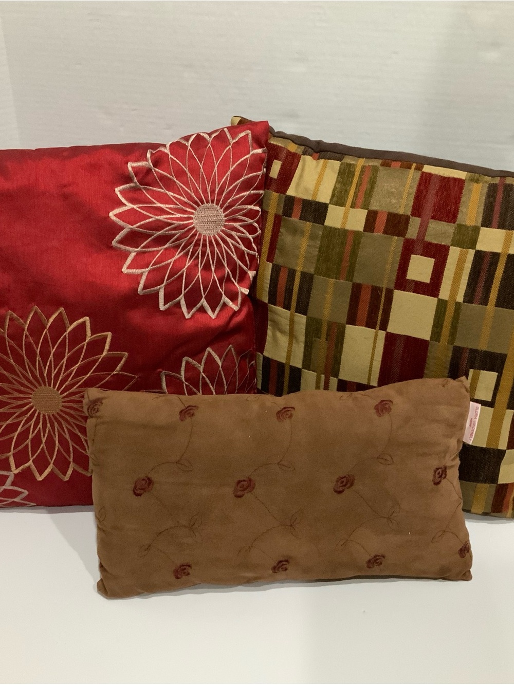 Set of 3 Gloria Vanderbilt Home Throw Pillows for Home Decor